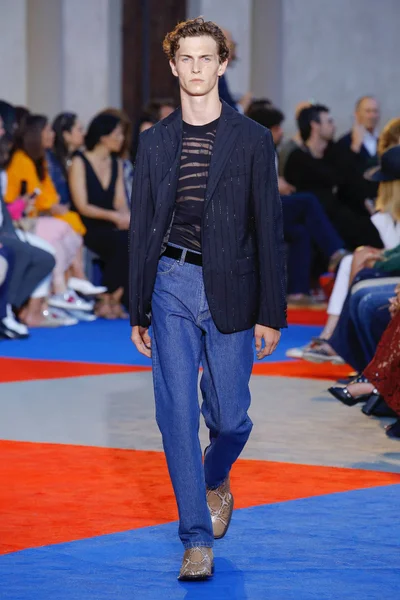 Look 34